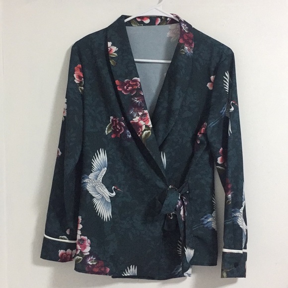 ❌ SOLD ❌ NEW ZARA CRANE WRAP TIE TOP SZ S - Picture 3 of 7